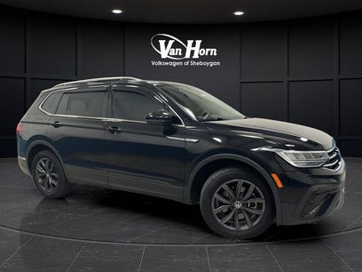 Used 2023 Volkswagen Tiguan SE w/ Panoramic Sunroof Package