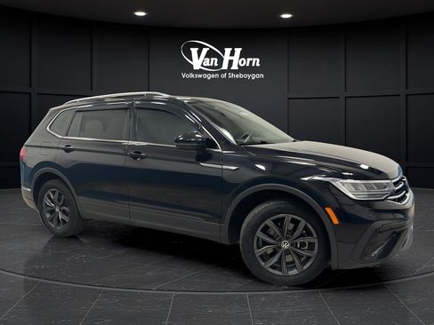 Used 2023 Volkswagen Tiguan SE w/ Panoramic Sunroof Package AWD/4WD image 1