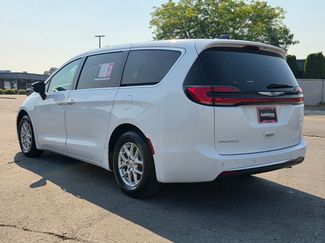 Used 2024 Chrysler Pacifica Touring-L FWD video 3