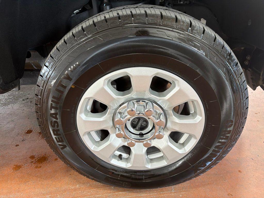 Used 2024 Ford F250 XLT w/ FX4 Off-Road Package AWD/4WD image 10
