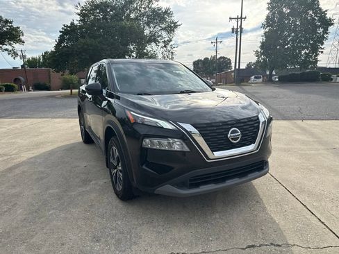 Used 2021 Nissan Rogue SV FWD image 2