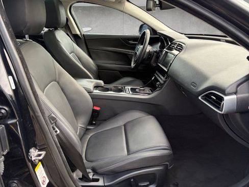 Used 2017 Jaguar XE RWD image 24