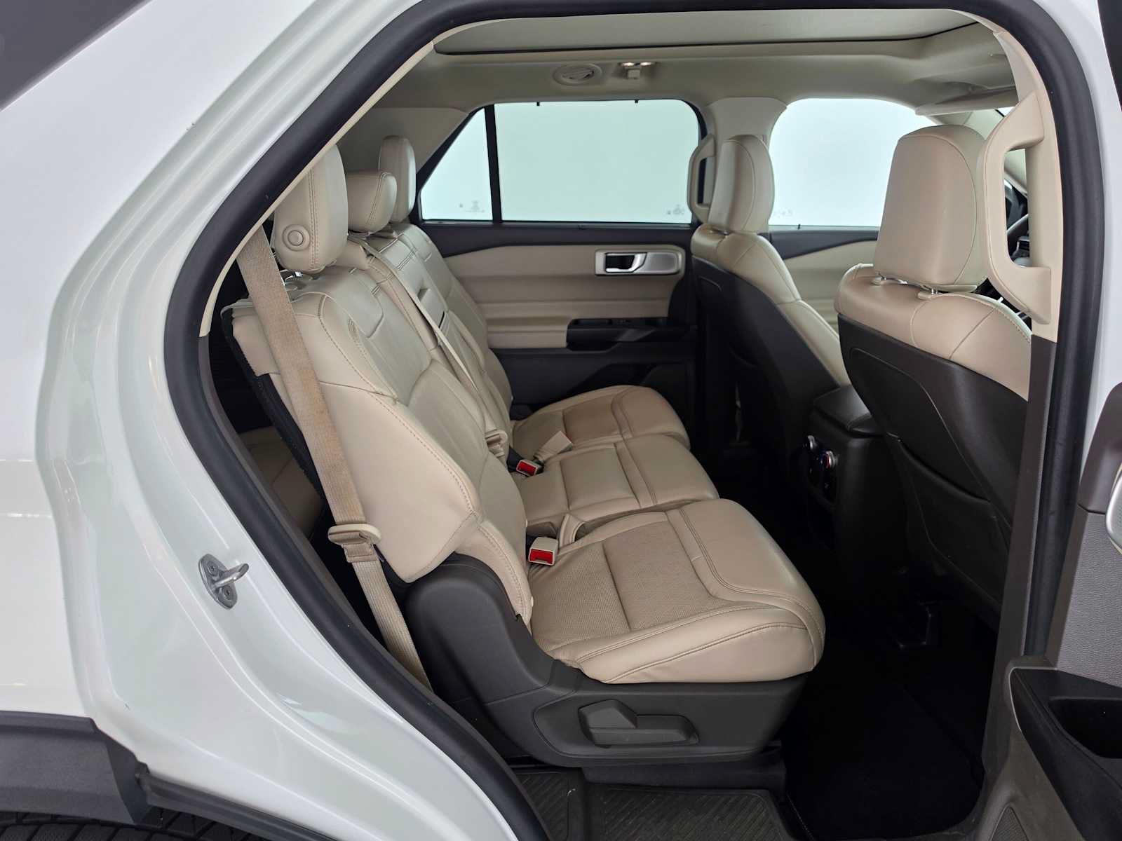 Used 2020 Ford Explorer Platinum w/ Premium Technology Package AWD/4WD image 12
