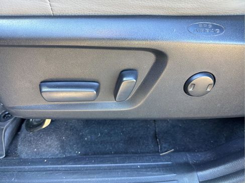 Used 2019 Toyota Tundra Limited image 31