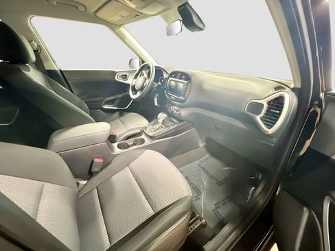 Certified 2025 Kia Soul LX image 26