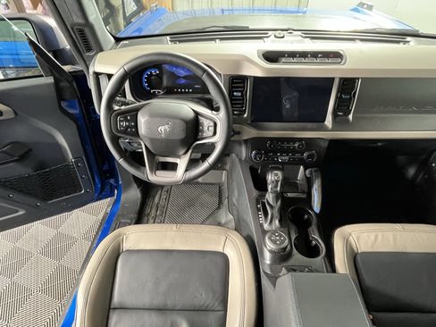 Used 2024 Ford Bronco Wildtrak image 11