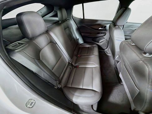 Used 2024 Buick Envista Sport Touring w/ Convenience I Package FWD image 29