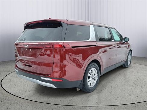 Certified 2023 Kia Carnival LX image 2