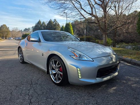 Used 2014 Nissan 370Z Coupe w/ Sport Package image 7