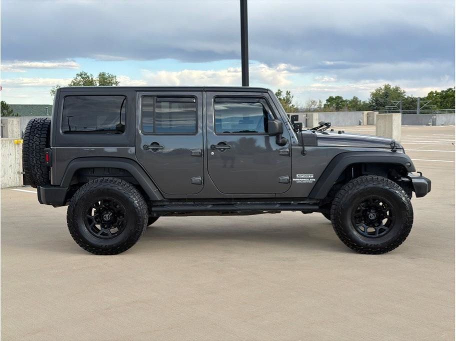 Used 2017 Jeep Wrangler Unlimited Sport w/ Quick Order Package 23S AWD/4WD image 9