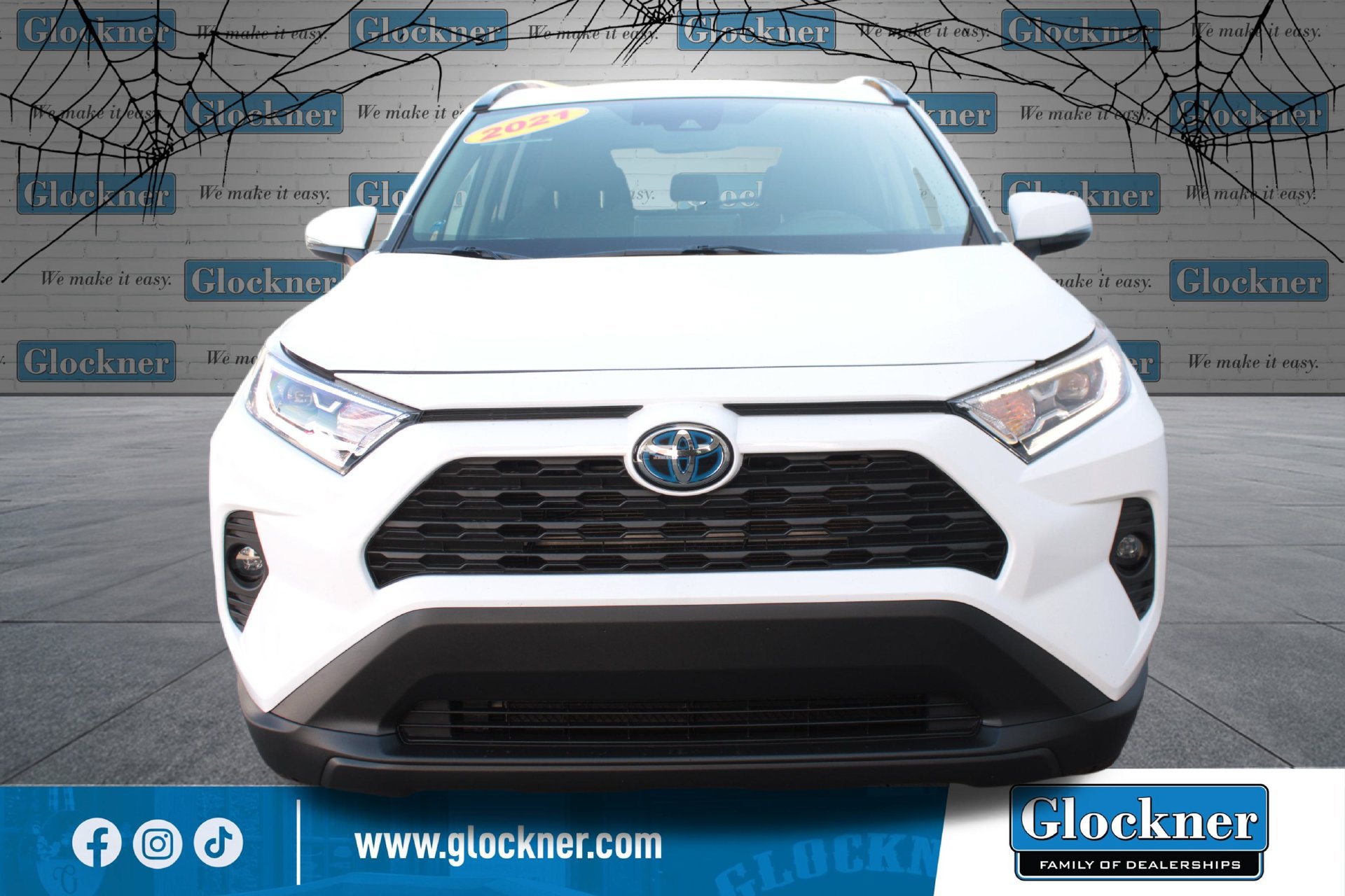 Used 2021 Toyota RAV4 XLE w/ Convenience Package AWD/4WD image 2