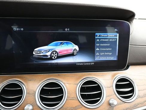 Used 2018 Mercedes-Benz E 300 4MATIC image 26