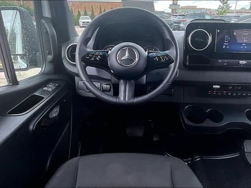 Used 2026 Mercedes-Benz Sprinter 2500 image 17