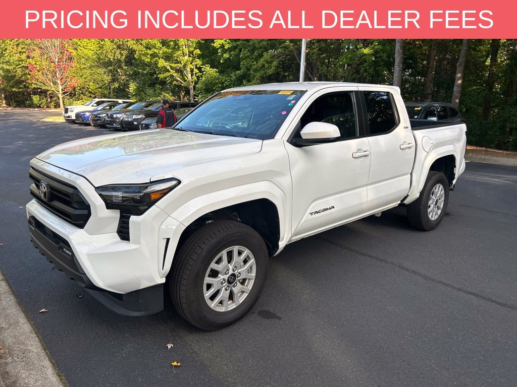Used 2025 Toyota Tacoma SR5 AWD/4WD image 4