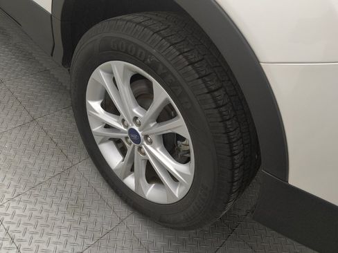 Used 2017 Ford Escape SE FWD image 31