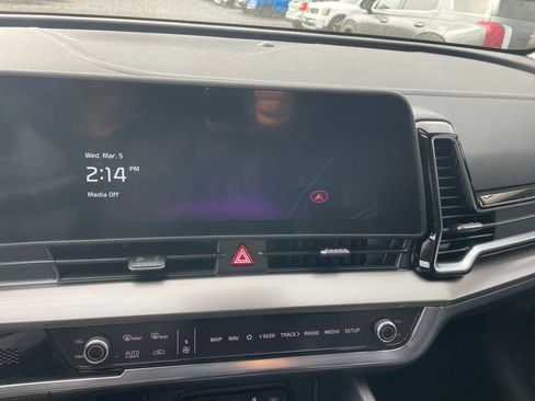 New 2025 Kia Sportage EX image 9