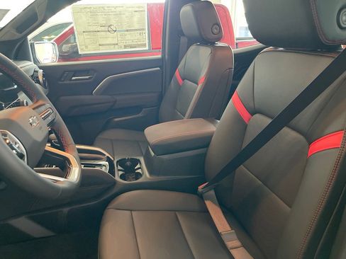 New 2025 Chevrolet Colorado Z71 w/ Z71 Convenience Package 2 image 8