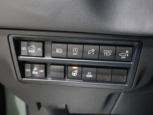 Used 2024 Toyota Tundra Platinum image 34