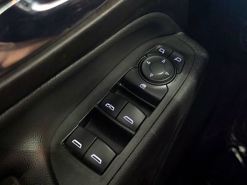 Used 2021 Chevrolet Equinox LT AWD/4WD image 17