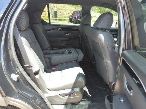 Used 2023 Honda Pilot Sport image 22