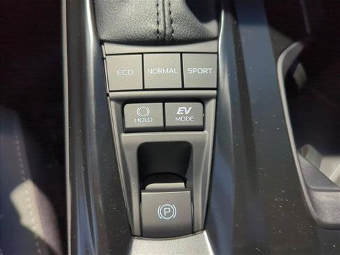 Used 2026 Toyota Camry SE FWD image 25