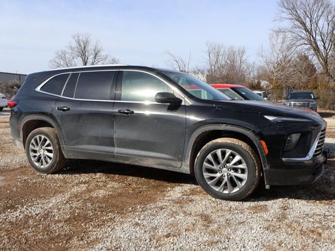 Used 2025 Buick Enclave Preferred image 2