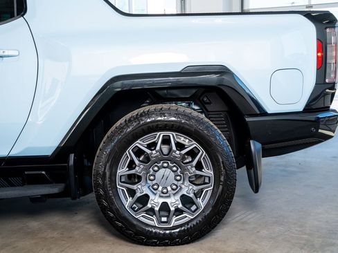 Used 2024 GMC Hummer EV 3X w/ LPO, Illumination Package image 26