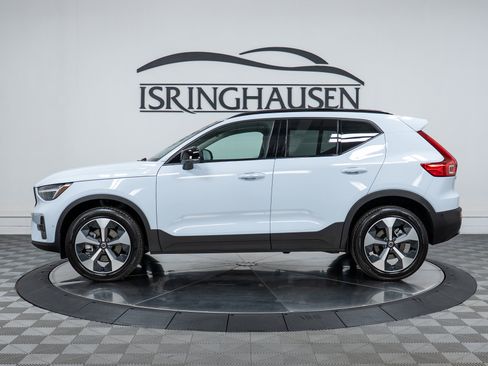 New 2026 Volvo XC40 B5 Plus w/ Protection Package Premier image 8