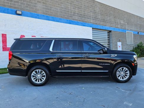 Used 2021 GMC Yukon XL SLT w/ SLT Premium Package AWD/4WD image 8
