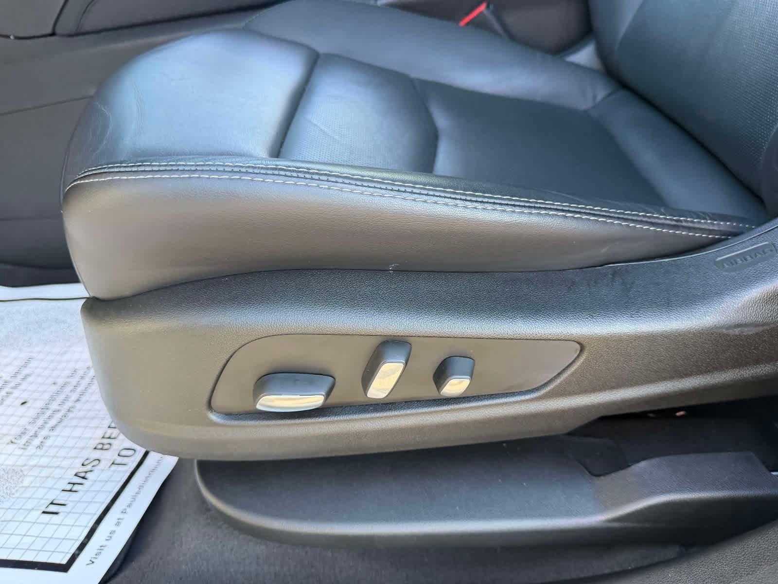 Used 2024 Cadillac XT5 Premium Luxury w/ LPO, Floor Liner Package AWD/4WD image 18