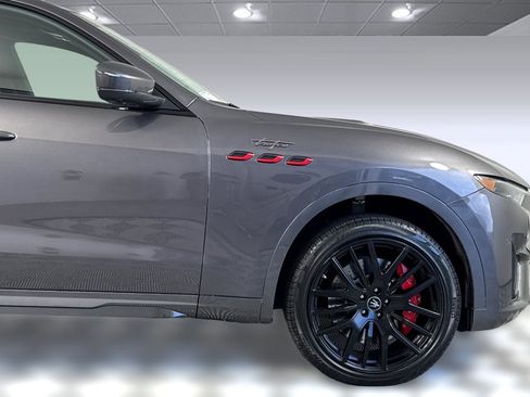 Used 2023 Maserati Levante Trofeo image 20
