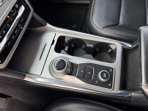 Used 2021 Ford Explorer XLT w/ Equipment Group 202A image 26