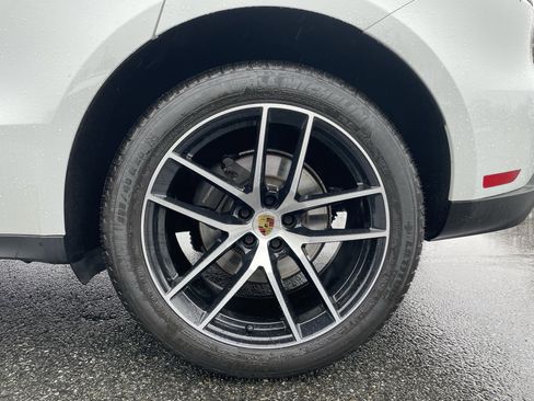 Used 2022 Porsche Macan image 10