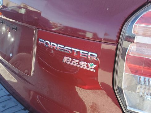 Used 2017 Subaru Forester 2.5i Touring AWD/4WD image 9