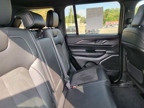 Certified 2022 Jeep Grand Cherokee Altitude image 18