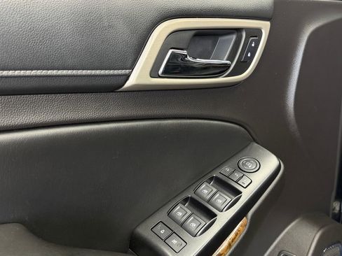 Used 2015 GMC Yukon Denali w/ Open Road Package AWD/4WD image 18