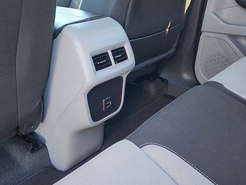 Used 2024 GMC Terrain SLE image 18