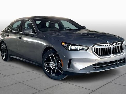 Certified 2026 BMW 530i image 3