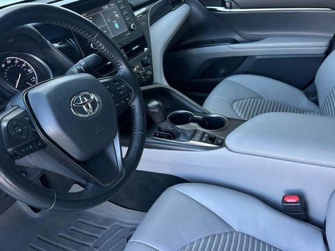 Used 2022 Toyota Camry SE image 10