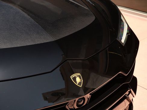 Used 2024 Lamborghini Urus Performante AWD/4WD image 33