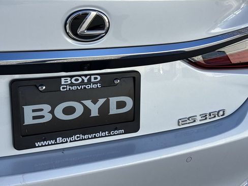 Used 2023 Lexus ES 350 w/ Premium Package image 32