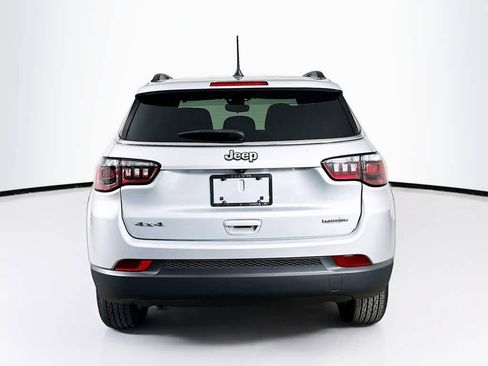 Used 2024 Jeep Compass Latitude image 5