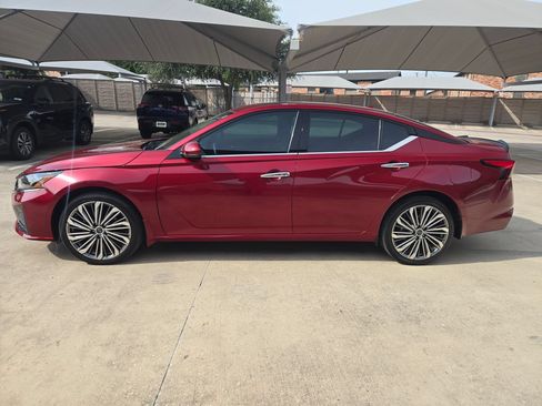 Used 2023 Nissan Altima 2.5 SL AWD/4WD image 6