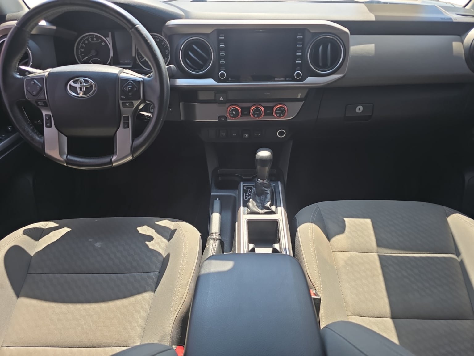 Used 2020 Toyota Tacoma SR5 RWD image 12