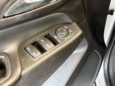 Used 2020 Chevrolet Equinox LT image 17