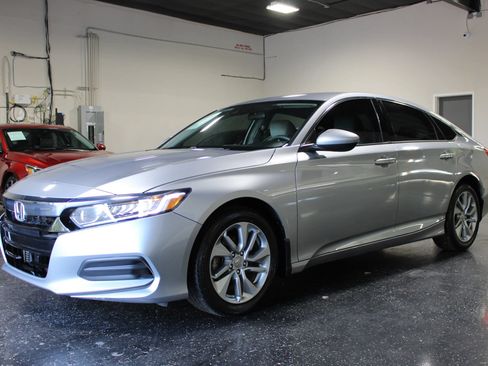 Used 2019 Honda Accord LX image 6