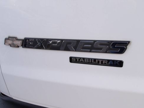 Used 2015 Chevrolet Express 2500 image 26