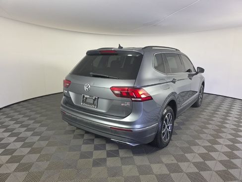 Used 2018 Volkswagen Tiguan SE w/ Panoramic Sunroof Package AWD/4WD image 5