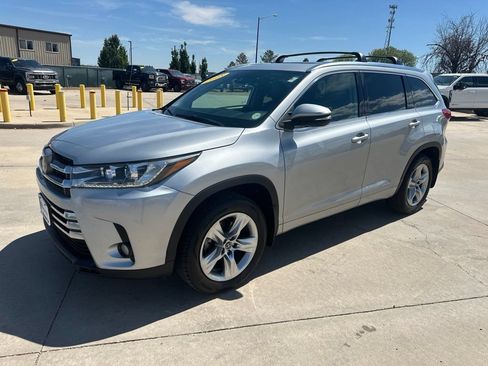 Used 2018 Toyota Highlander Limited AWD/4WD image 36