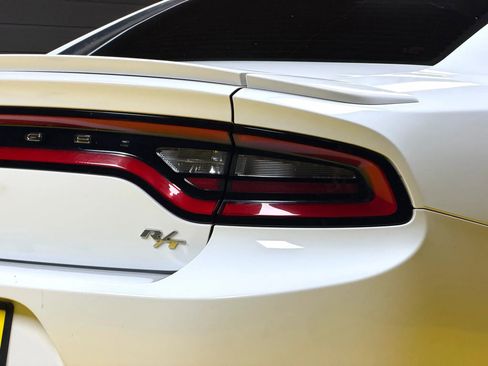 Used 2016 Dodge Charger R/T w/ Navigation & Travel Group RWD image 8